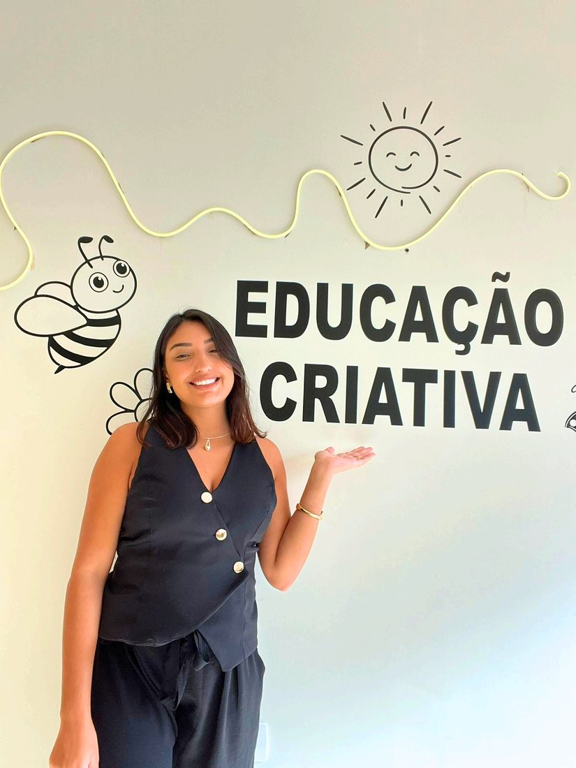 Prof. Beatriz Rebechi, pedagoga e fundadora do espaço Educação Criativa